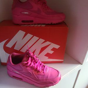 Teen/ Girls Nike Pink sneaker Air Max